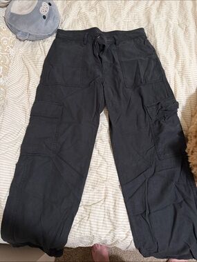 American Eagle Outfitters Black Cargo Pants - Relaxed Utility Fit